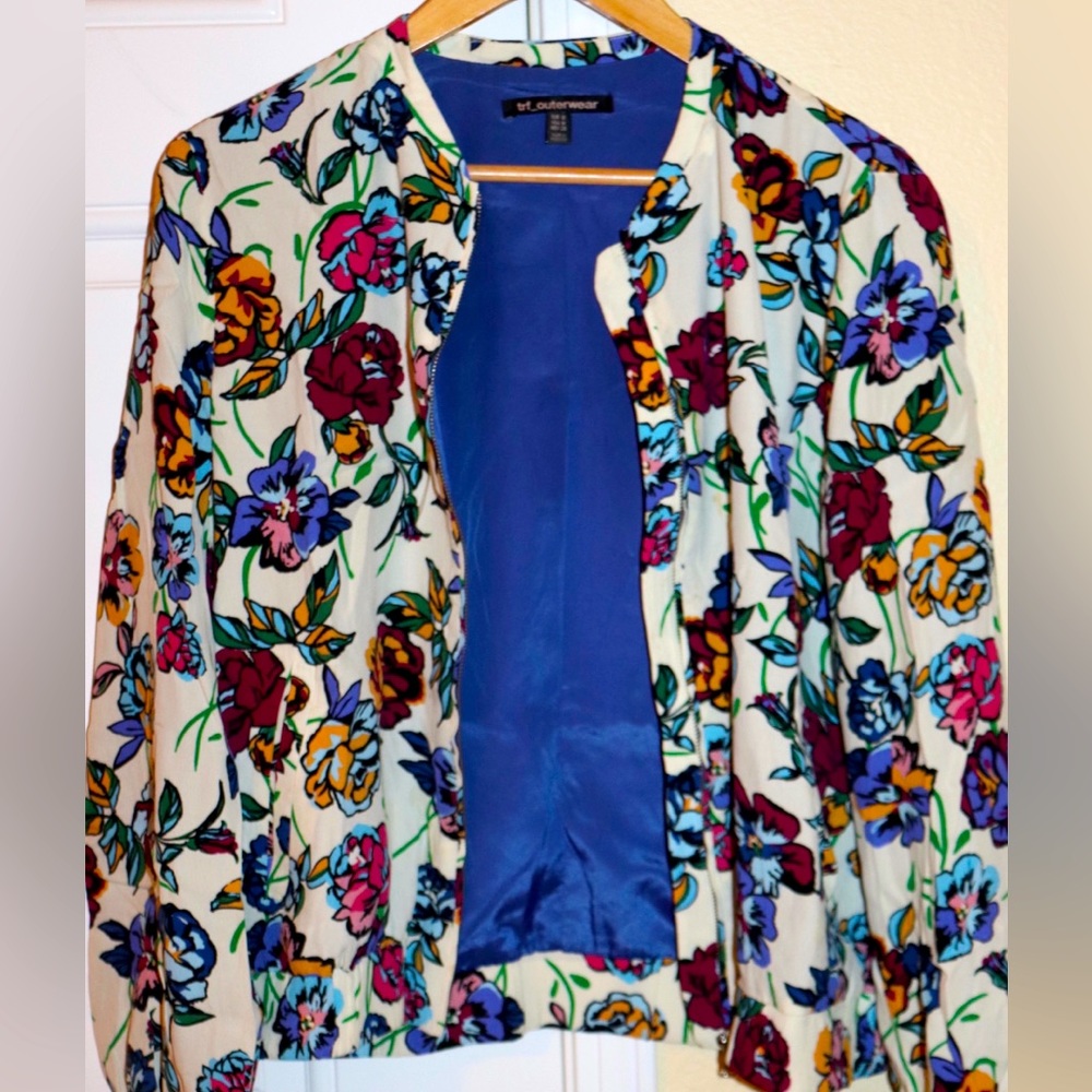 Womens TRF_Outerwear Multicolor Bold Floral Full Zip Jacket M